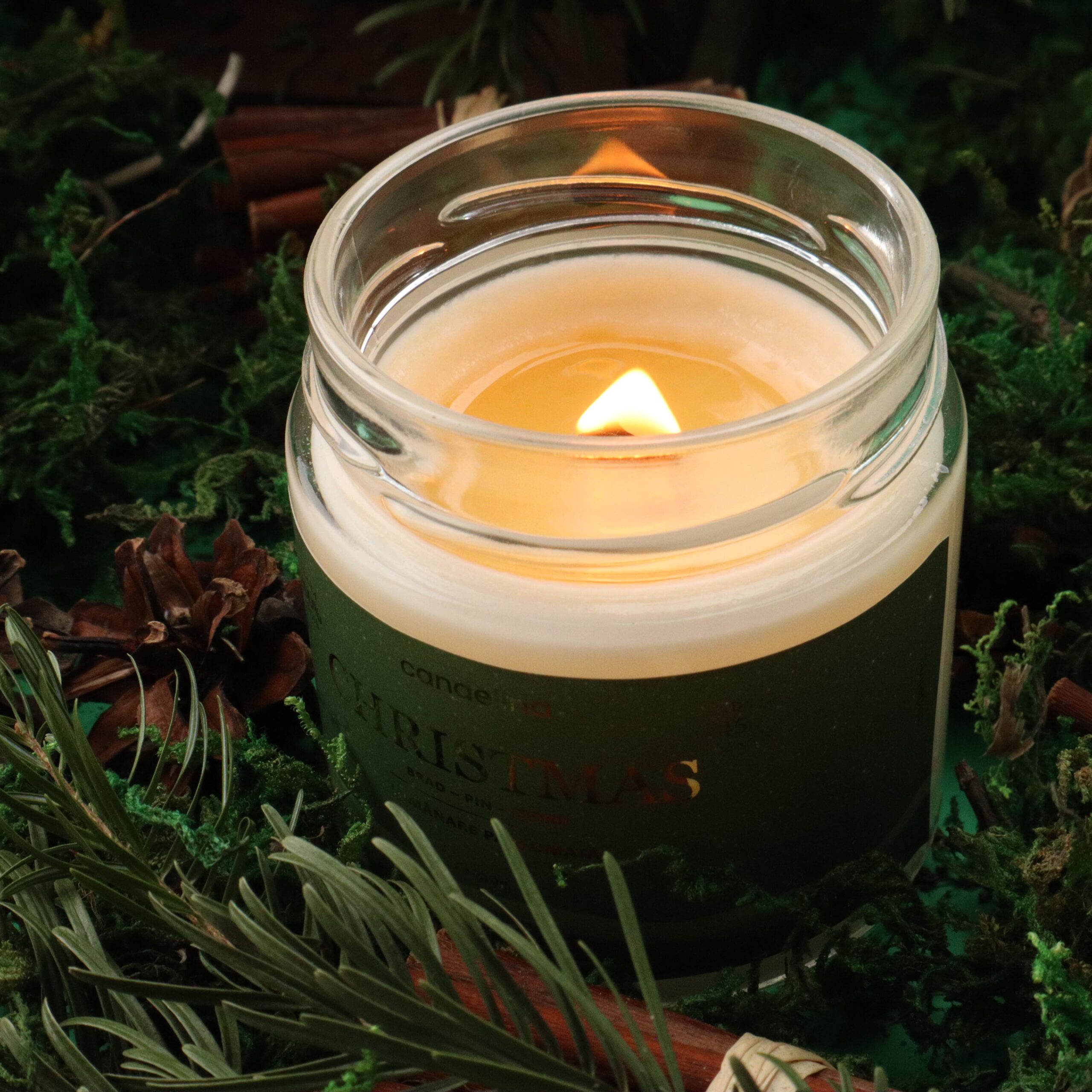 Lumânare parfumată CHRISTMAS - Brad, Pin, Cedru, 180g, cu decor, aprinsa de sus