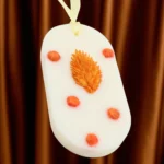 Odorizant Dulap Haine, Candelina, FALL IN LOVE - Dovleac Copt, Vanilie, Nucșoară, Oval, tableta parfumata, ceara soia, in dulap