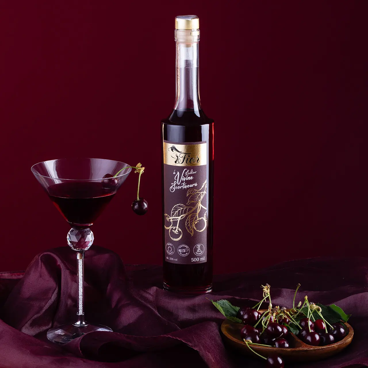 Pachet Cadou, Noapte Lângă Foc, Lumânare Parfumată TURTĂ DULCE x Lichior Nefiltrat de Vișine și Scorțișoară - imagine 2